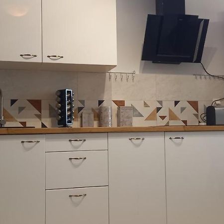 Apartament PrzyMetrze Warszawa Zewnętrze zdjęcie