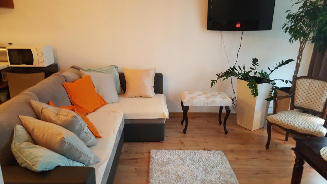 Apartament PrzyMetrze Warszawa Zewnętrze zdjęcie